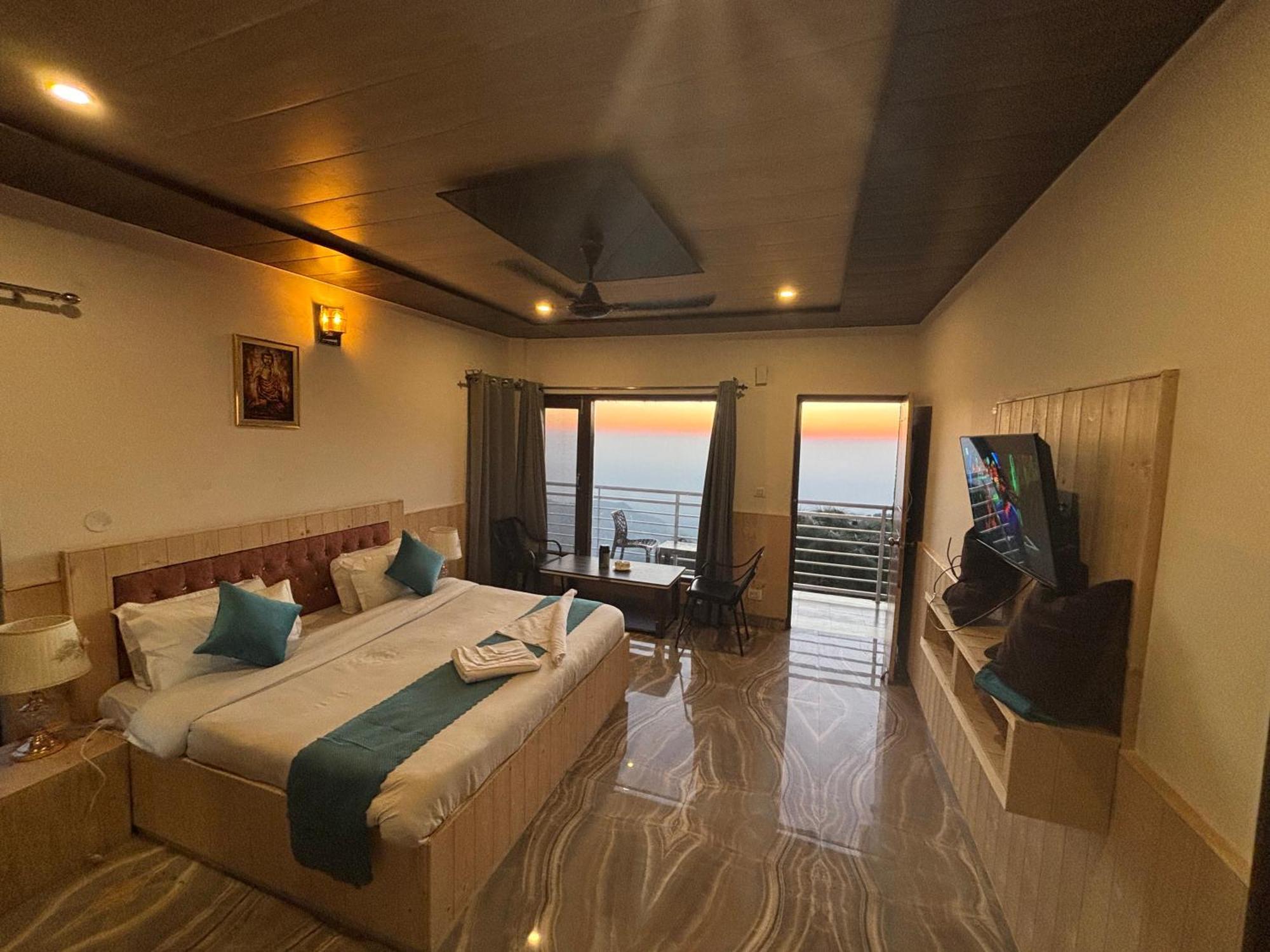 Ferienwohnung Panormic View By The North Edge Kasauli Exterior foto